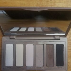 Urban decay naked basics 1 pallet